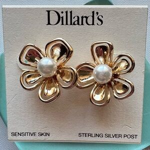 Dillard’s Pearl & Gold Tone Flower Blossom Earrings Sensitive Ears NWT